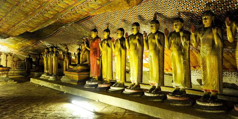 From Kandy: Sigiriya and Dambulla Day Trip - The craft stop: wood carving and batik