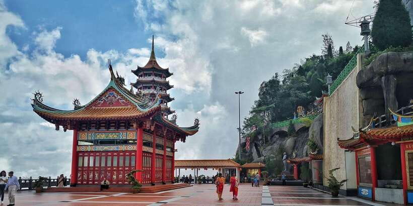 From Kuala Lumpur: Private Genting Highlands Day Trip - Leaving Kuala Lumpur for cooler mountain air