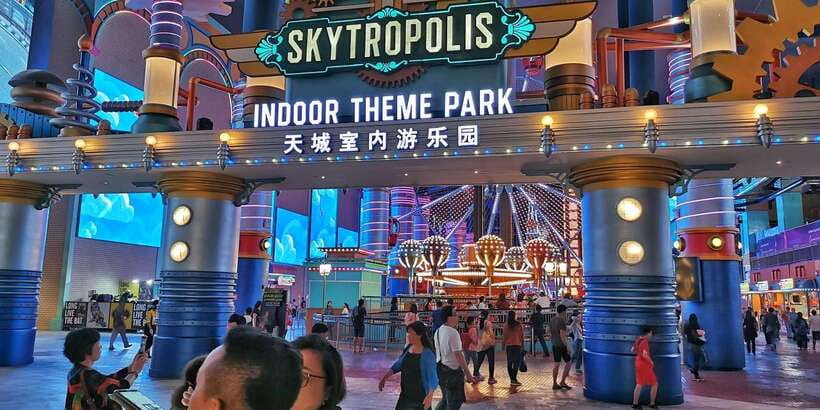 From Kuala Lumpur: Private Genting Highlands Day Trip - Shopping, theme parks, and the limits of the resort