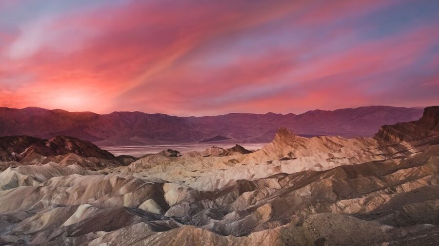 From Las Vegas: Death Valley & Rhyolite Ghost Town Day Trip - Badwater Basin shows Death Valley at its lowest
