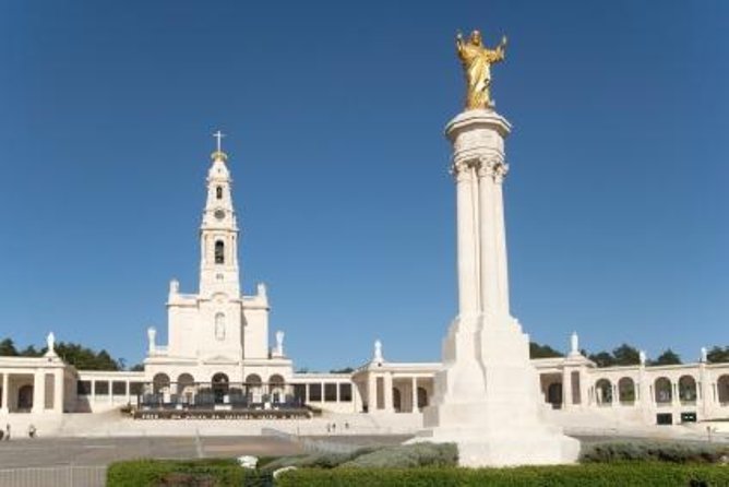 From Lisbon: Fatima Batalha Nazare & Obidos Small Group Day Trip - Four very different Portuguese places in one day