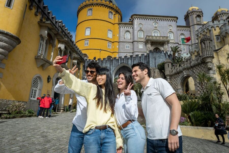 From Lisbon: Sintra & Pena Palace Day Trip with Wine Tasting - Meeting in Lisbon and the ride to Sintra