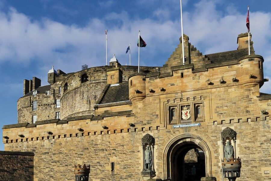 From London: Day Trip to Edinburgh by Rail with Castle Entry - Starting at King’s Cross at 6:30am