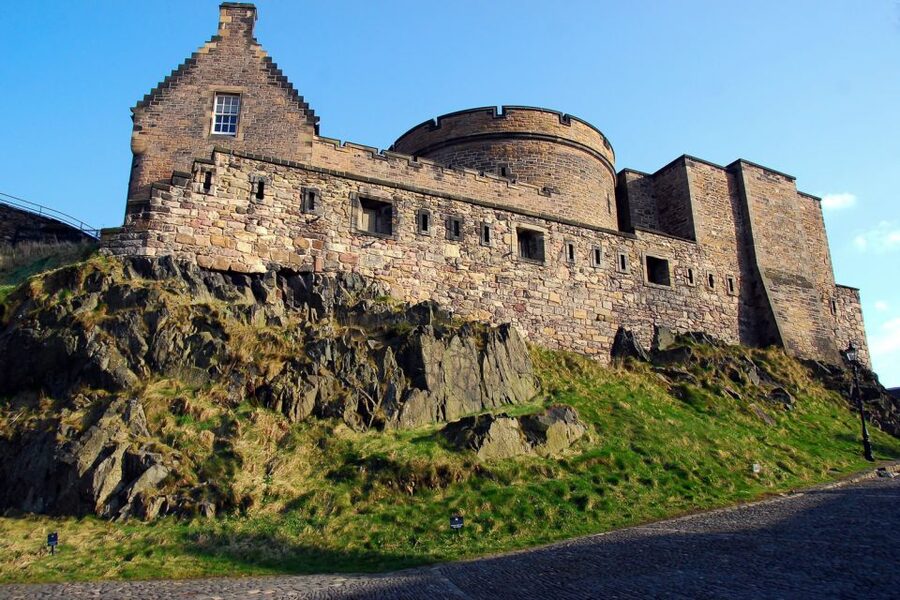 From London: Day Trip to Edinburgh by Rail with Castle Entry - Is $322 good value?