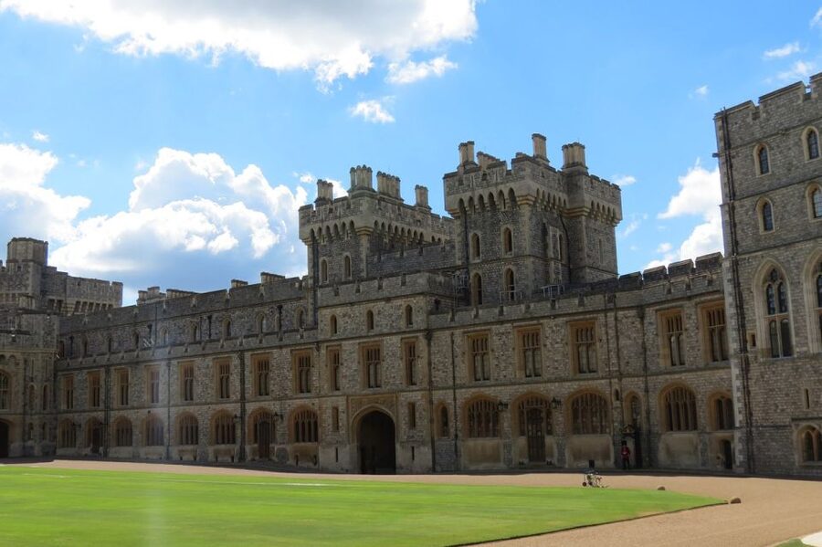 From London: Half-Day Trip to Windsor with Castle Tickets - Meeting at Earl’s Court and riding to Windsor