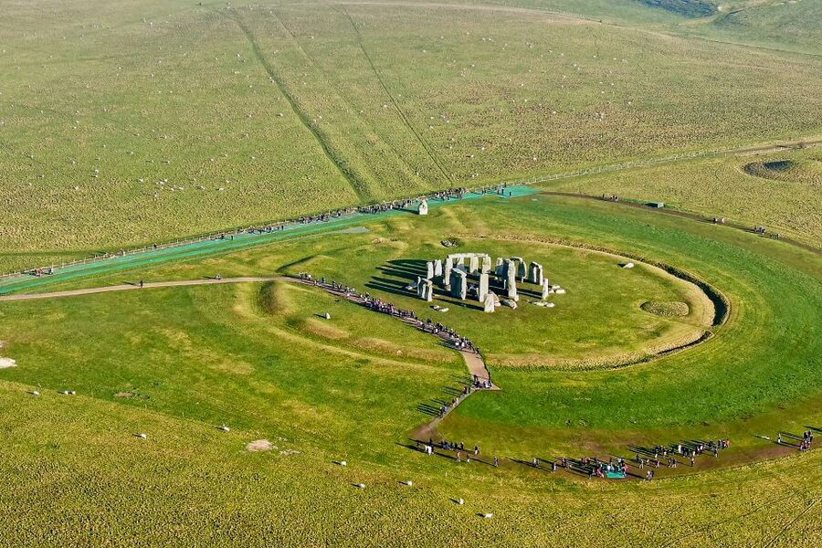 From London: Stonehenge Morning Day Trip with Admission - The 105-minute ride through southern England