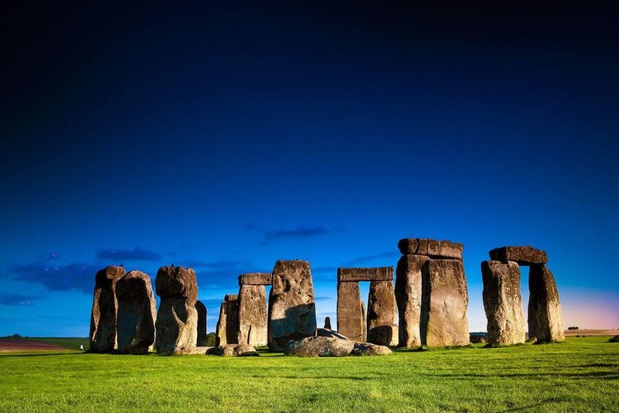 From London: Stonehenge & Roman Baths Full-Day Trip - What the guide and driver add