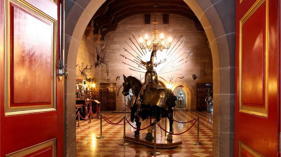 From London: Warwick Castle Day Trip by Rail - Jousting, archery, and birds of prey