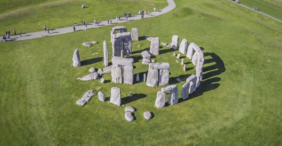 From London: Windsor Castle and Stonehenge Day Trip - Who should choose this day trip?