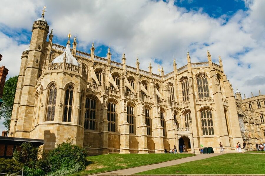 From London: Windsor, Oxford & Stonehenge Full-Day Trip - Oxford: cobbled lanes, college courtyards, and Harry Potter links