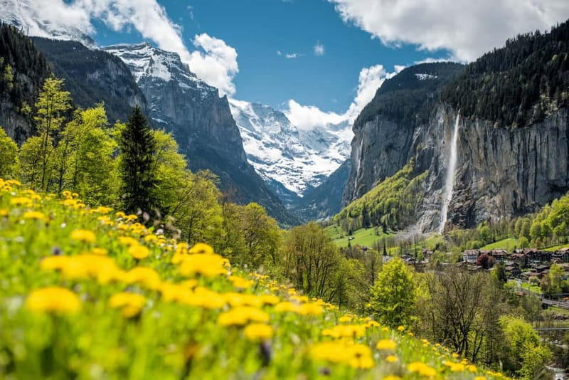 From Lucerne: Day Trip to Grindelwald & Lauterbrunnen - Lauterbrunnen brings the postcard scenery