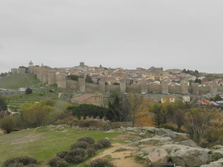 From Madrid: Ávila and Salamanca Guided Day Trip - Walking on Ávila’s medieval wall