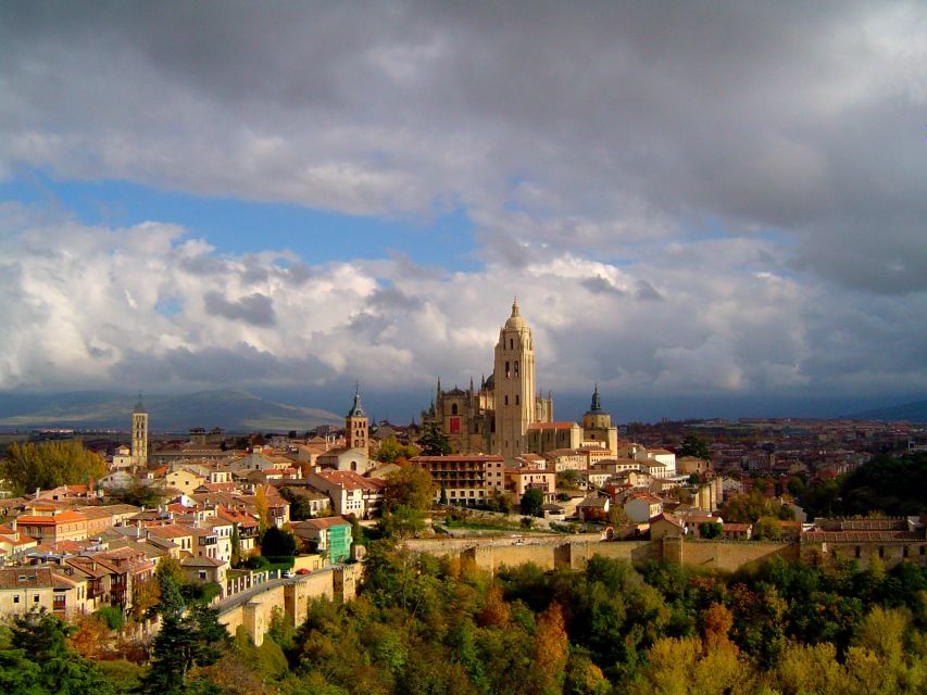 From Madrid: Ávila and Segovia Guided Day Trip - The coach transfer between Ávila and Segovia