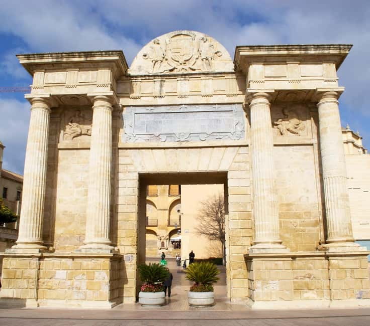 From Madrid: Cordoba and Mosque Day Trip by High-Speed Train - Arriving in Córdoba and finding the guide