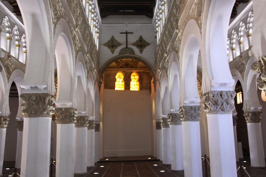 From Madrid: Day Trip to Toledo with Local Guide - Guide languages and audio support