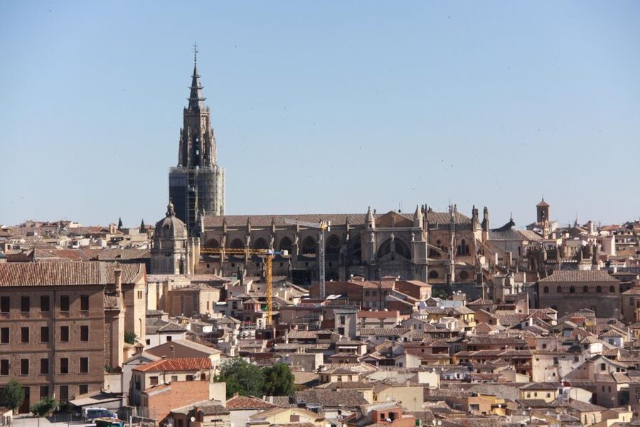 From Madrid: Day Trip to Toledo with Local Guide - Walking through the UNESCO-listed old center