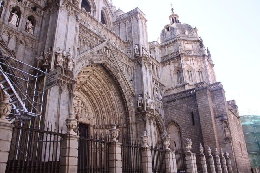 From Madrid: Day Trip to Toledo with Local Guide - The Alcázar and Cathedral of Toledo