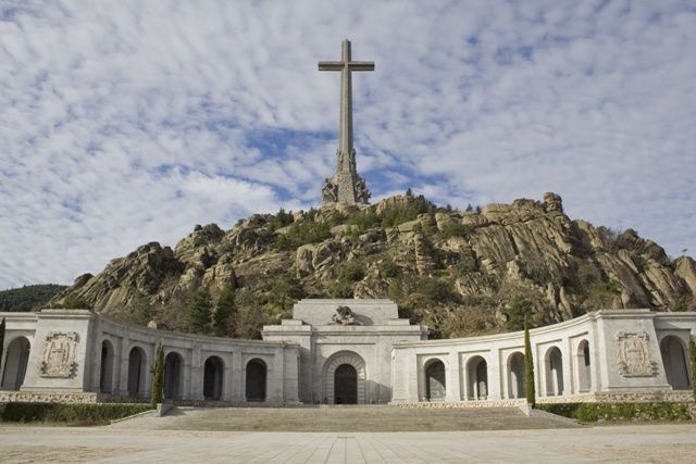 From Madrid: El Escorial, Valley and Segovia Day Trip - The Valley of Cuelgamuros and its difficult past