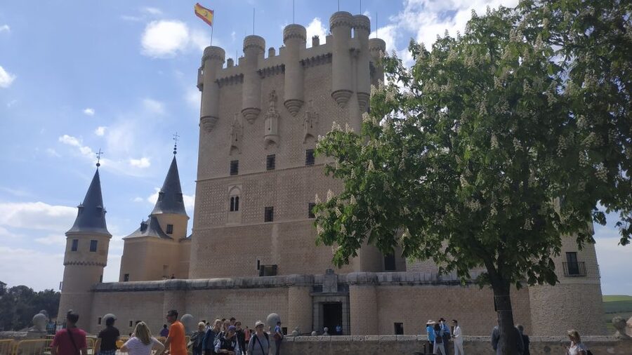 From Madrid: Guided Day Trip to Segovia and Toledo - Two UNESCO cities, one very full day