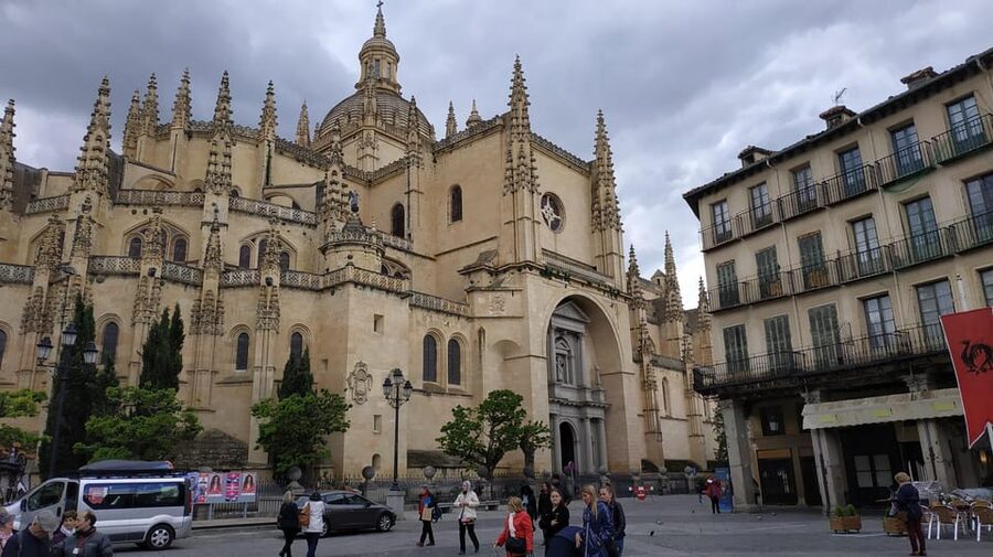 From Madrid: Half-Day or Full-Day Trip to Segovia - Walking from Plaza del Azoguejo to Plaza Mayor