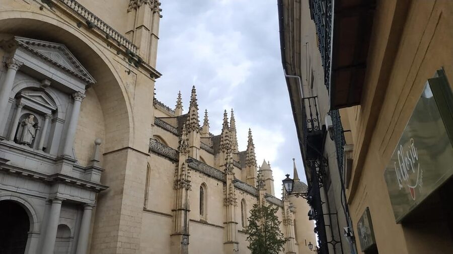 From Madrid: Half-Day or Full-Day Trip to Segovia - The fairy-tale Alcazar of Segovia