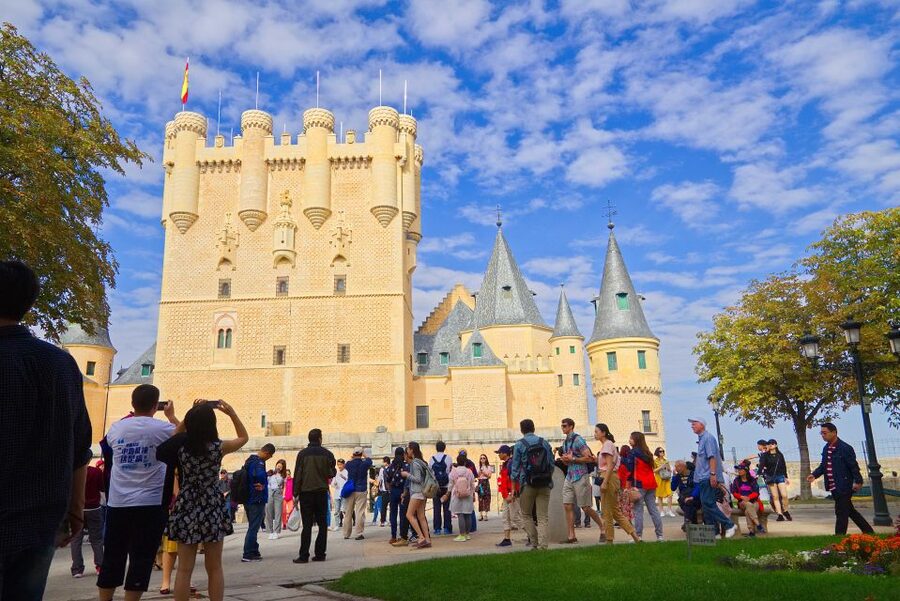 From Madrid: Segovia & Avila Day Trip with Optional Tickets - Guides, transport, and the pace of the day