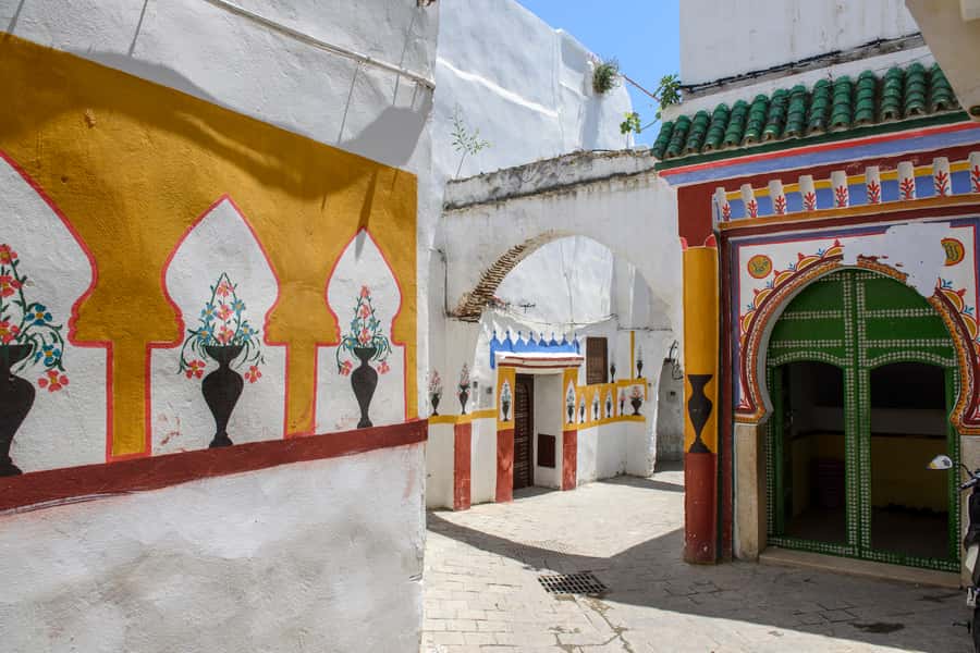 From Malaga and Costa del Sol: Day Trip to Tetouan, Morocco - Lunch, music, and the practical food question