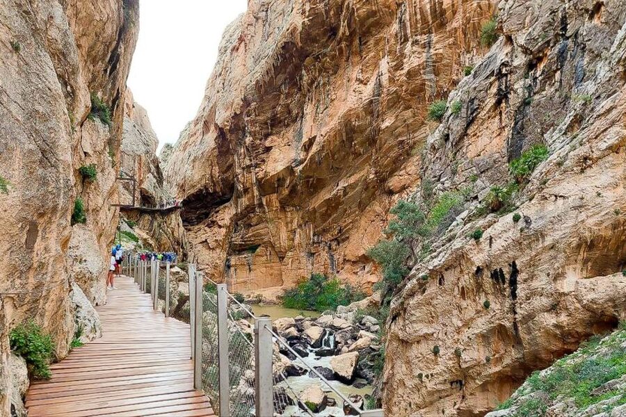 From Málaga: Caminito del Rey Guided Day Trip - The stop at El Chorro