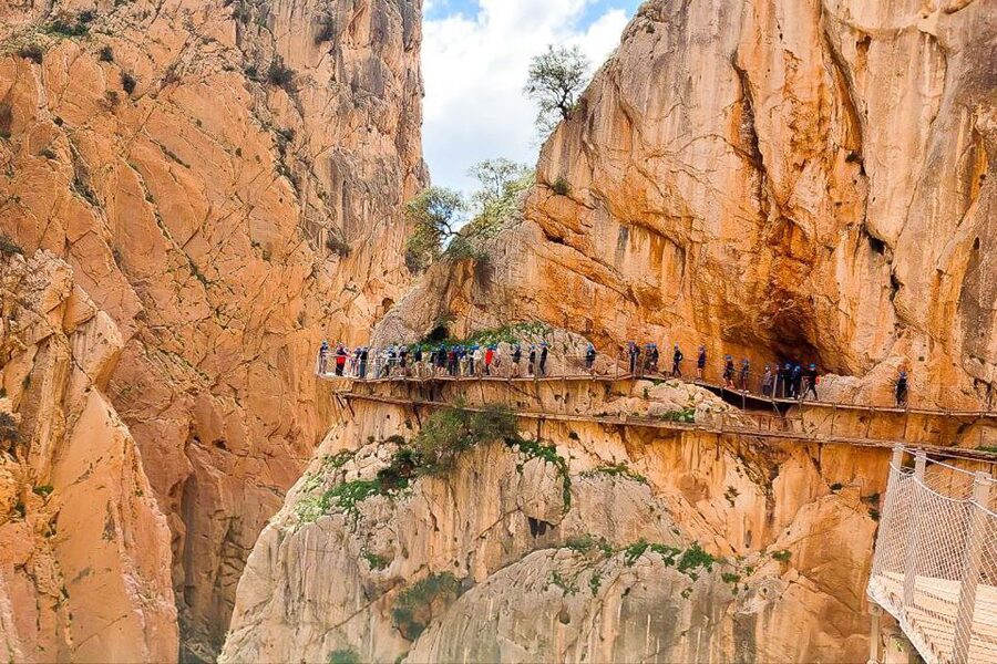 From Málaga: Caminito del Rey Guided Day Trip - The coach ride from Málaga