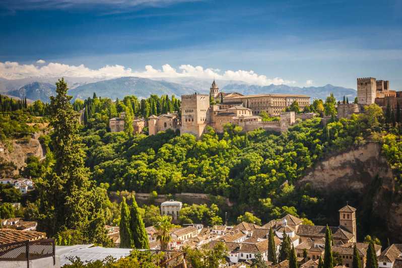 From Malaga: Day Trip to Alhambra by Bus with Entry Tickets - Key points at a glance