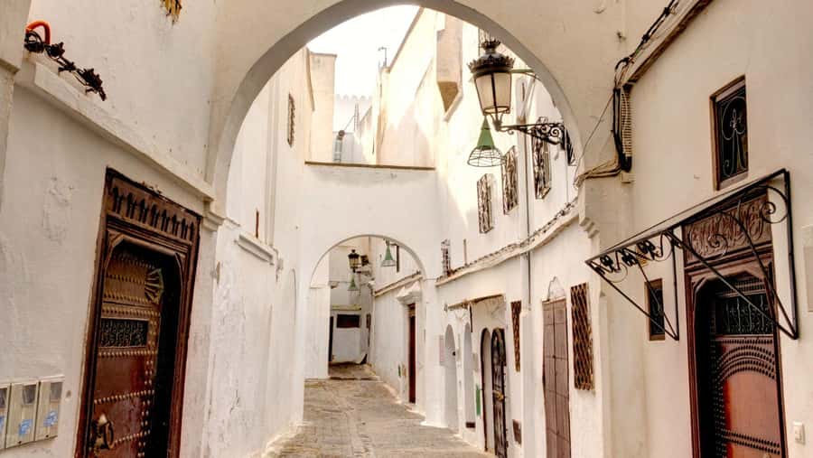 From Málaga: Morocco Day Trip with Tour Guide and Lunch - Lunch with couscous and live music