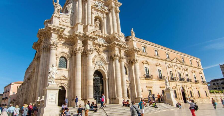 From Malta: Syracuse and Marzamemi Day Trip with Guide - From Malta to Sicily on the 7:30 catamaran