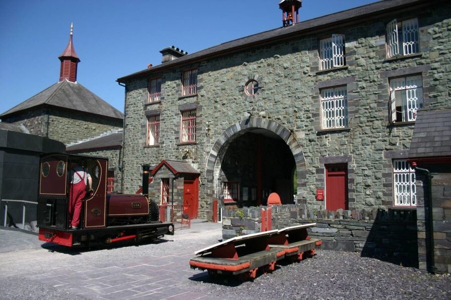 From Manchester: North Wales and Caernarfon Castle Day Trip - What the $78 price really buys you