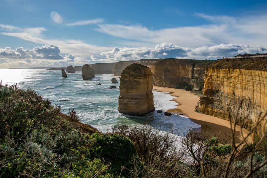From Melbourne: Reverse Great Ocean Road Day Trip with Lunch - Reaching the 12 Apostles before the main rush