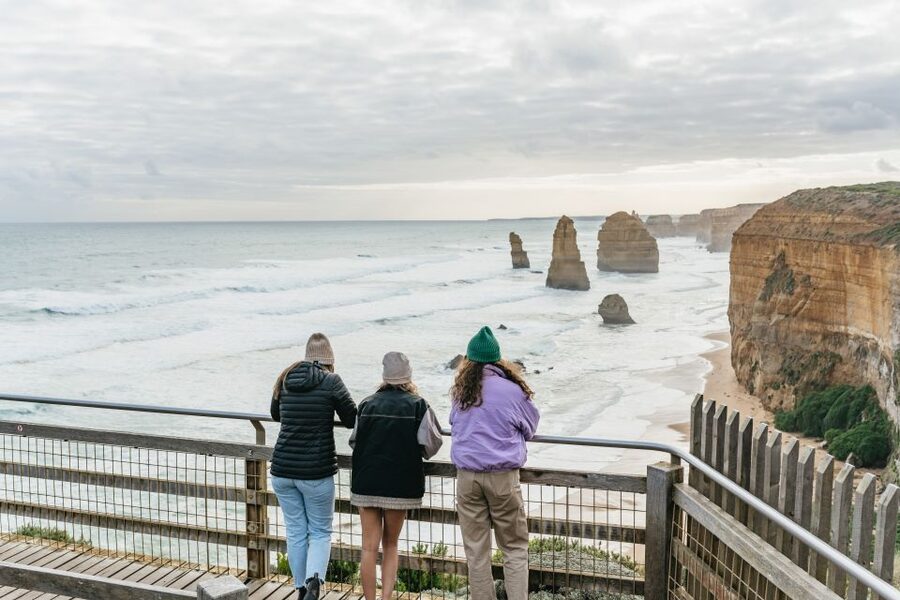 From Melbourne: Small-Group Great Ocean Road Day Trip - Apollo Bay gives the day a proper lunch break