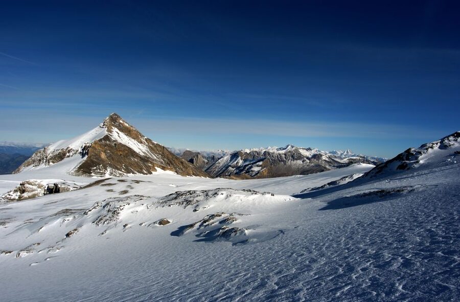 From Montreux: Glacier 3000 Day Trip - Why the minibus ride makes a difference