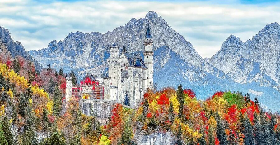 From Munich: Neuschwanstein Castle Full-Day Trip - The uphill route to Neuschwanstein