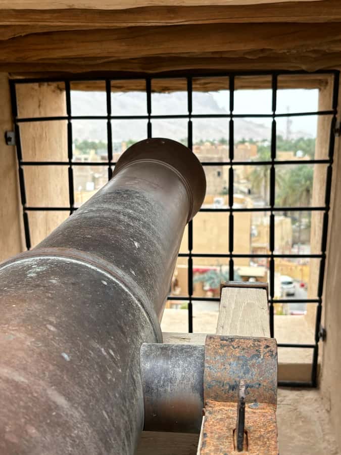 From Muscat: Nizwa and Jebel Shams Day Trip - Lunch and Omani food