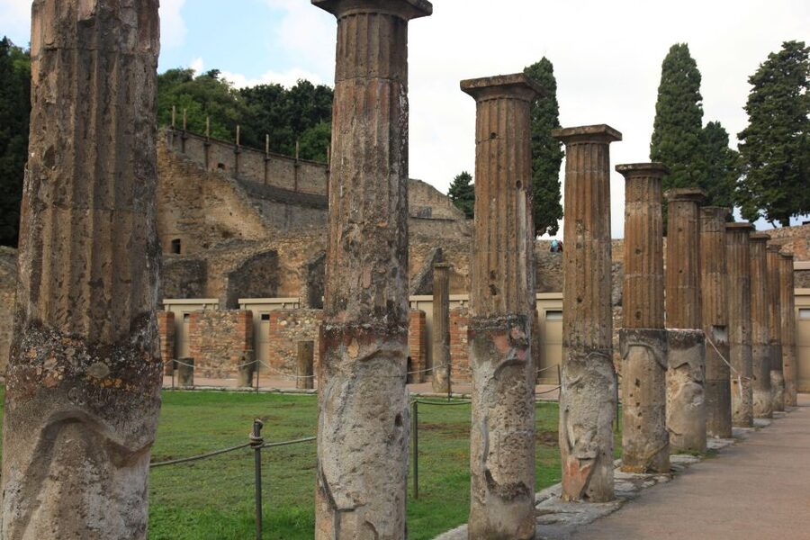 From Naples: Herculaneum, Mount Vesuvius & Pompeii Day Trip - Pompeii: a huge site in a short visit