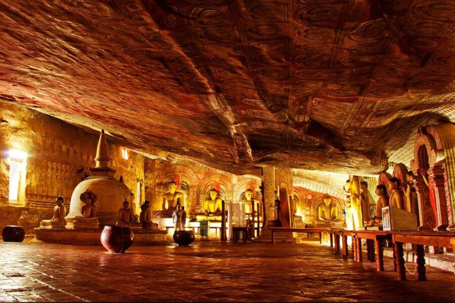 From Negombo: Sigiriya and Dambulla Day Trip and Safari - Shopping, batik, silk, and a possible massage