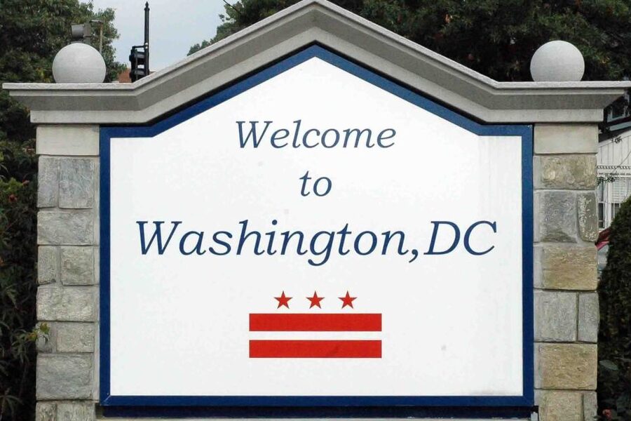 From NYC: Guided Day Trip to Washington DC by Van or Bus - White House photos and the Capitol viewpoint