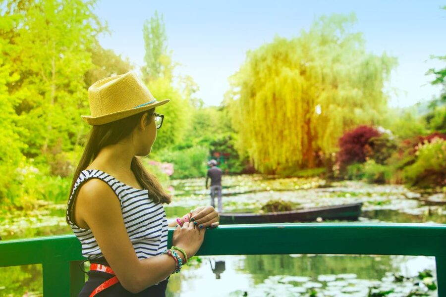 From Paris: Giverny and Versailles Palace Guided Day Trip - The transfer to Versailles