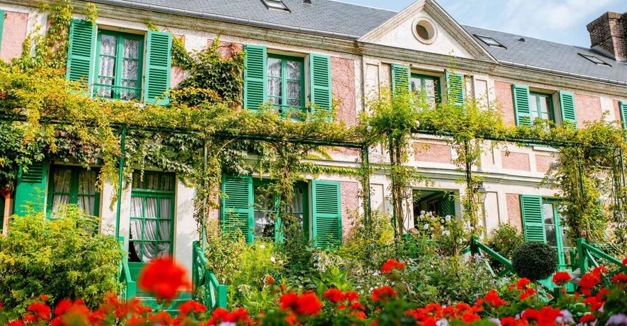 From Paris: Giverny and Versailles Palace Guided Day Trip - Is $163 good value?
