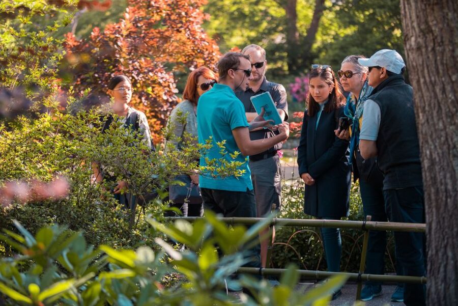 From Paris: Guided Day Trip to Monet's Garden in Giverny - A short visit to Monet’s grave