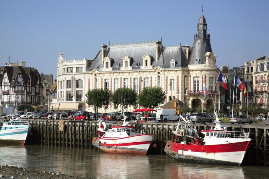 From Paris: Normandy D-Day Beaches Day Trip - Who should book this tour