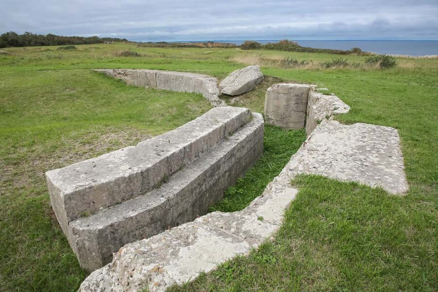 From Paris: Normandy D-Day Beaches Day Trip - Arromanches: lunch, harbor remains, and a useful pause