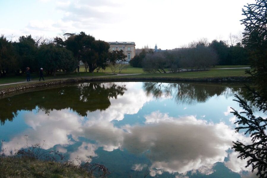 From Paris: Versailles Full-Day Trip by Train - What the guides add to the day