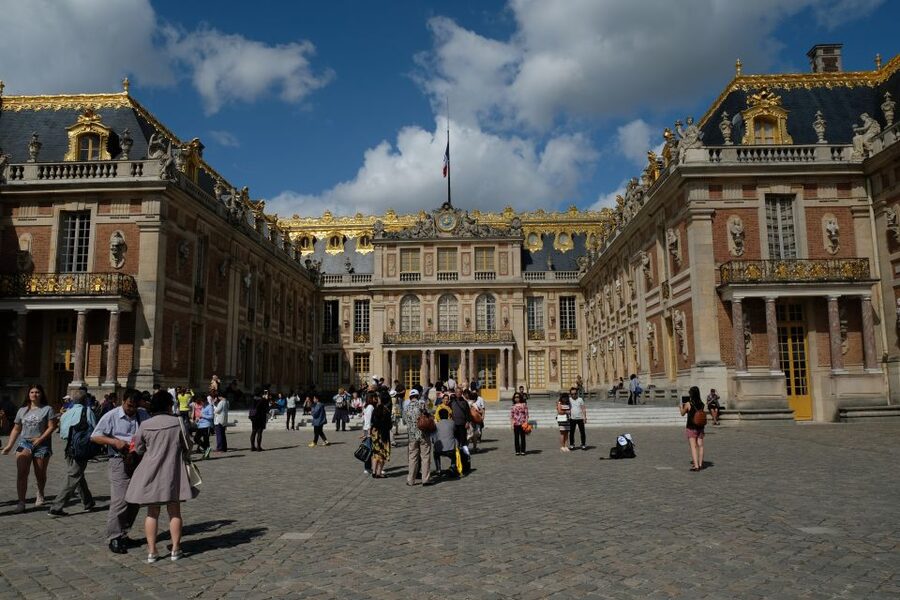 From Paris: Versailles Palace and Gardens Guided Day Trip - Choosing between Trianon and more palace grounds