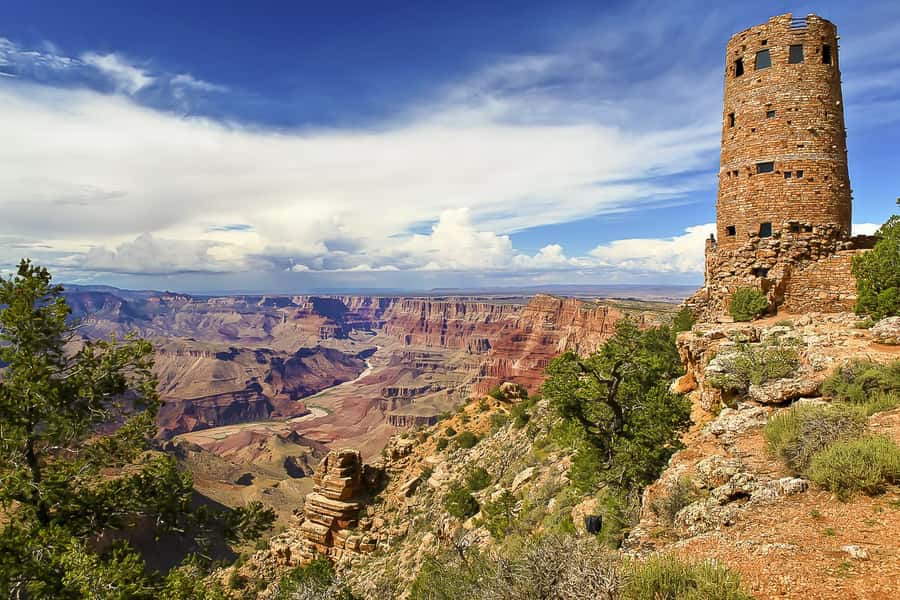 From Phoenix: Grand Canyon, Sedona, and Oak Creek Day Trip - From desert cactus to Flagstaff’s pine forests