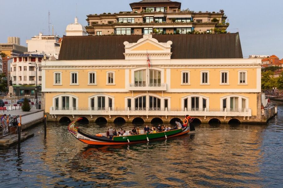 From Porto: Aveiro Private Guided Day Trip - Costa Nova and its striped fishermen’s houses